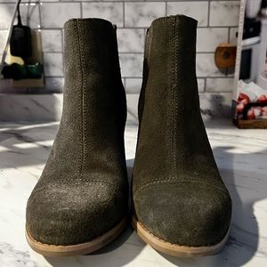 Tom's Everly Olive Green Boots 7.5